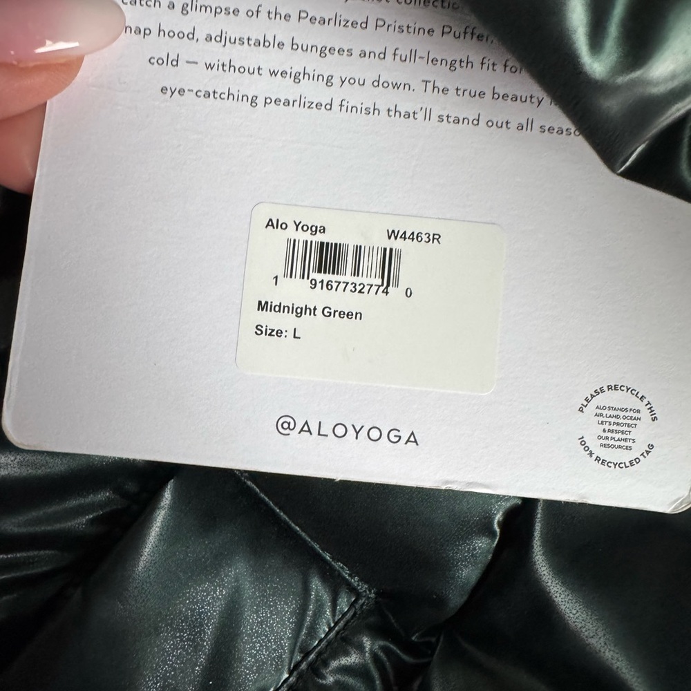 ALO Yoga Women's Shiny Puffer Jacket -NWT! - Picture 5 of 5